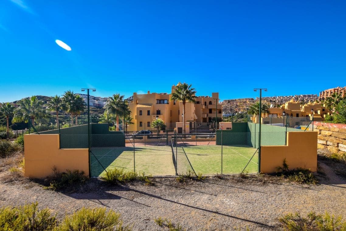 3 makuuhuone Kattohuoneisto myytävänä paikassa La Duquesa / Puerto de la Duquesa mukana uima-altaan 
autotalli - 529 000 € (Ref: 9614436)