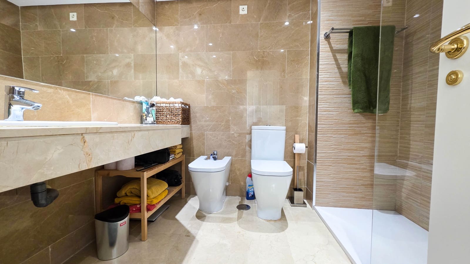 3 makuuhuone Kattohuoneisto myytävänä paikassa La Duquesa / Puerto de la Duquesa mukana uima-altaan 
autotalli - 529 000 € (Ref: 9614436)