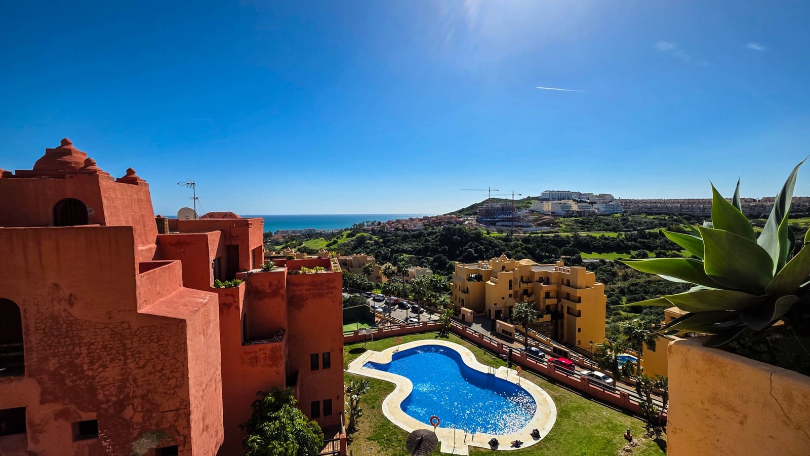 3 makuuhuone Kattohuoneisto myytävänä paikassa La Duquesa / Puerto de la Duquesa mukana uima-altaan 
autotalli - 529 000 € (Ref: 9614436)