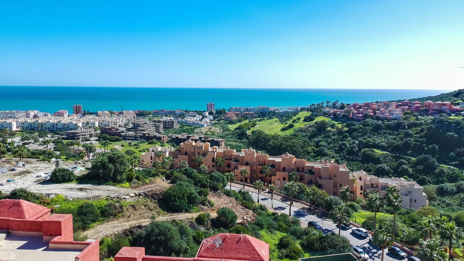 3 makuuhuone Kattohuoneisto myytävänä paikassa La Duquesa / Puerto de la Duquesa mukana uima-altaan 
autotalli - 529 000 € (Ref: 9614436)