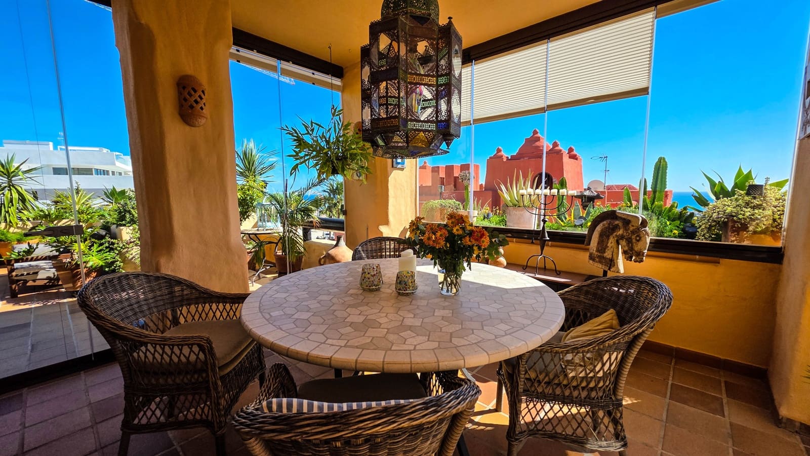 3 makuuhuone Kattohuoneisto myytävänä paikassa La Duquesa / Puerto de la Duquesa mukana uima-altaan 
autotalli - 529 000 € (Ref: 9614436)