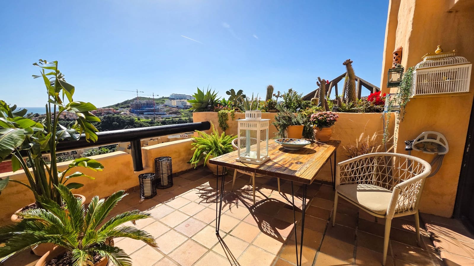 3 makuuhuone Kattohuoneisto myytävänä paikassa La Duquesa / Puerto de la Duquesa mukana uima-altaan 
autotalli - 529 000 € (Ref: 9614436)