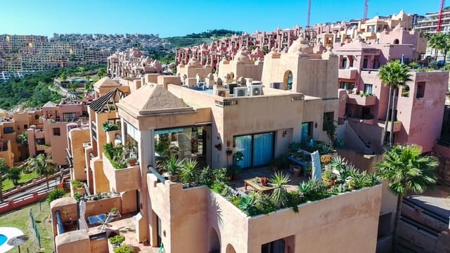 3 makuuhuone Kattohuoneisto myytävänä paikassa La Duquesa / Puerto de la Duquesa, Manilva mukana uima-altaan 
autotalli - 529 000 € (Ref: 9614436)