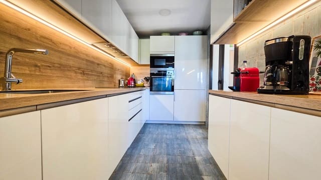 3 soverom Penthouse til salgs i La Duquesa / Puerto de la Duquesa, Manilva med svømmebasseng garasje - € 529 000 (Ref: 9614436)