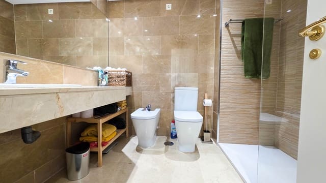 3 soverom Penthouse til salgs i La Duquesa / Puerto de la Duquesa, Manilva med svømmebasseng garasje - € 529 000 (Ref: 9614436)