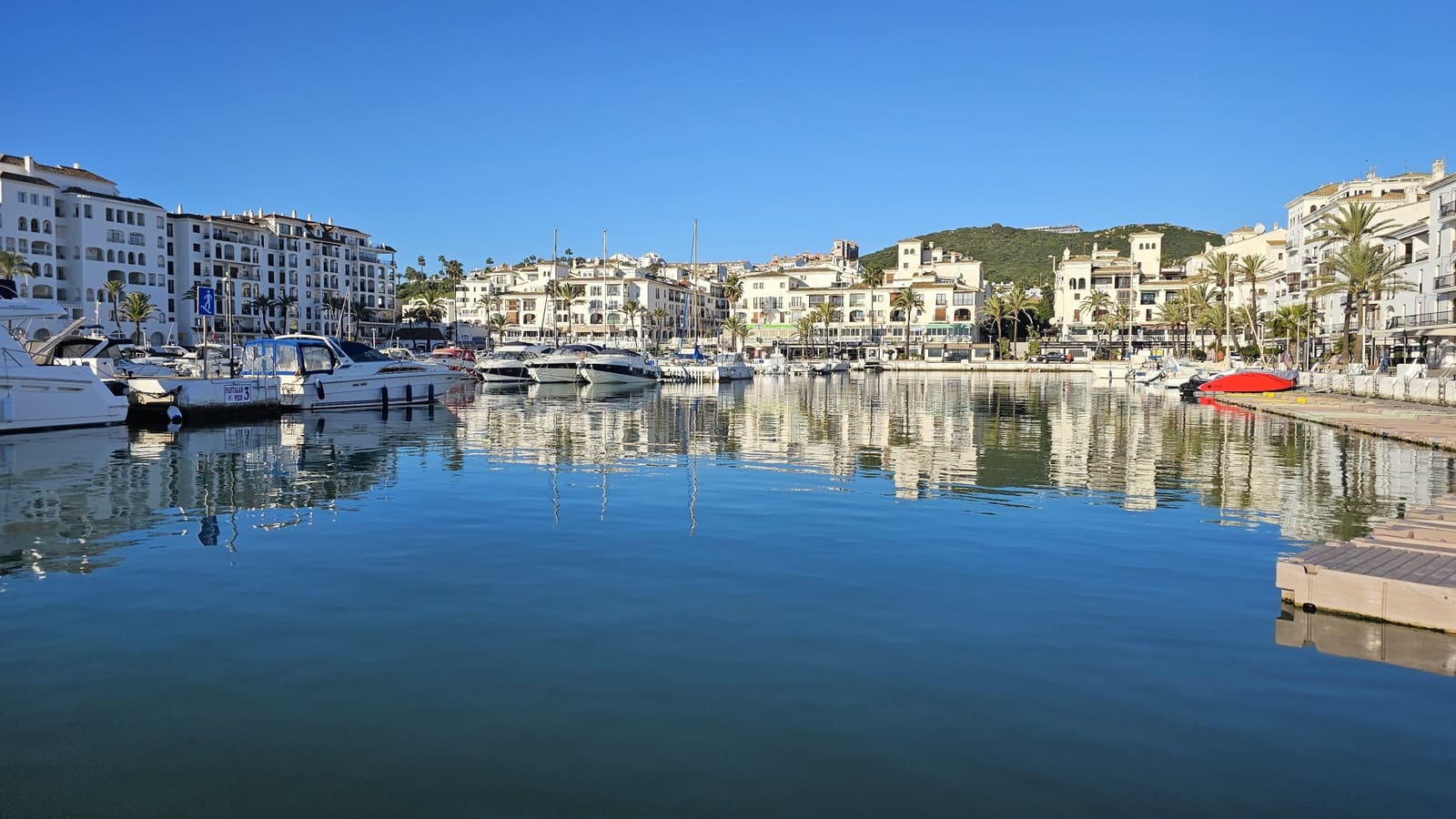 3 bedroom Penthouse for sale in La Duquesa / Puerto de la Duquesa with pool garage - € 495,000 (Ref: 9614436)