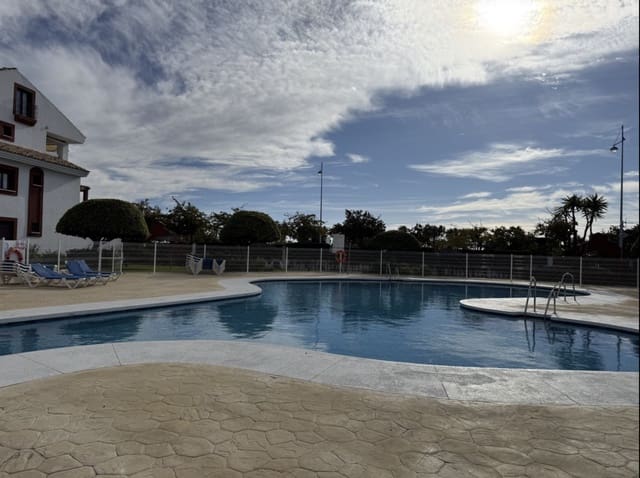 2 bedroom Apartment for sale in San Pedro de Alcantara, Marbella with pool garage - € 520,000 (Ref: 9629587)