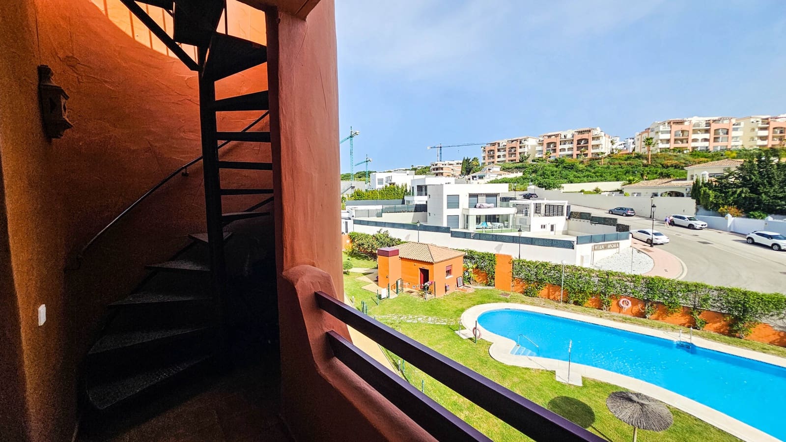 2 soverom Penthouse til salgs i La Duquesa / Puerto de la Duquesa med svømmebasseng garasje - € 335 000 (Ref: 9643484)