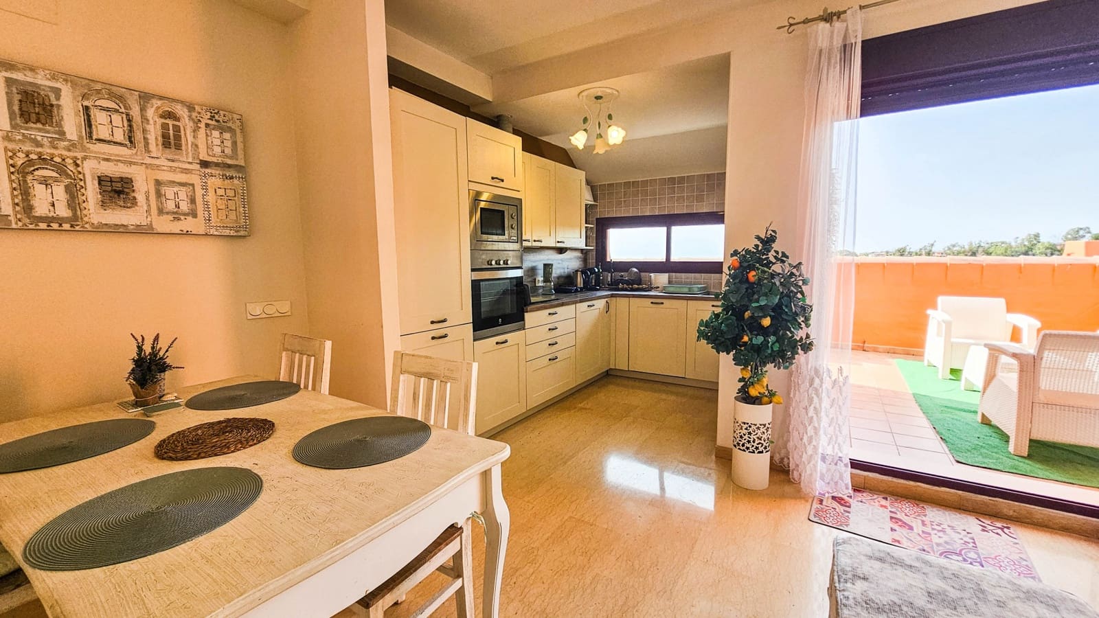 2 soverom Penthouse til salgs i La Duquesa / Puerto de la Duquesa med svømmebasseng garasje - € 335 000 (Ref: 9643484)