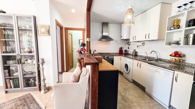 2 soveværelse Lejlighed til salg i La Duquesa / Puerto de la Duquesa, Manilva med swimmingpool garage - € 269.000 (Ref: 9672708)