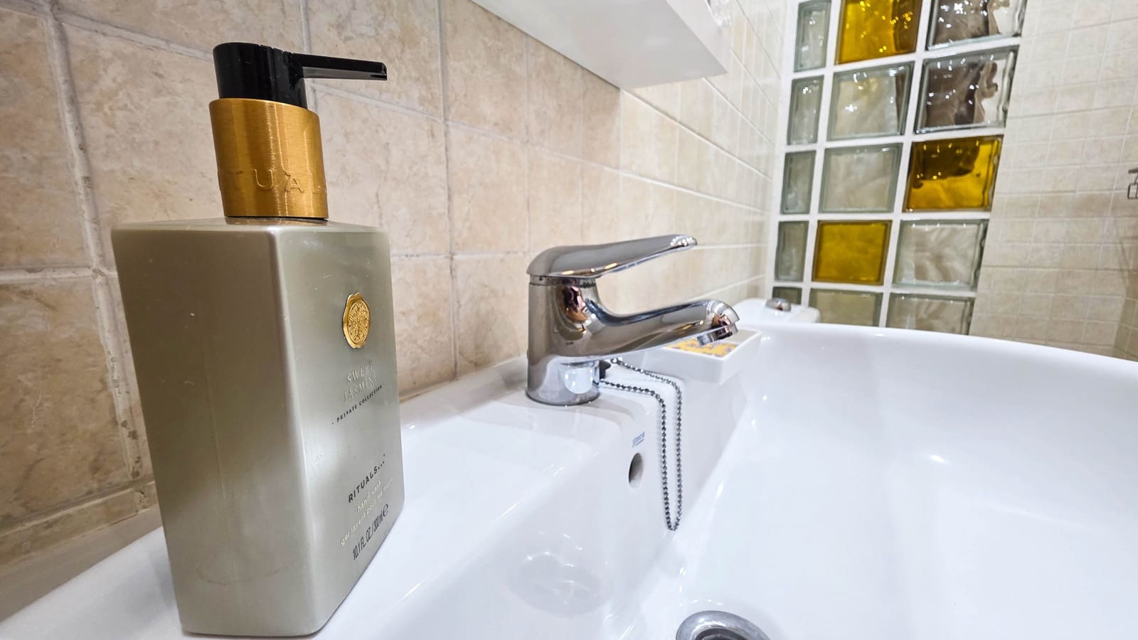 2 bedroom Apartment for sale in La Duquesa / Puerto de la Duquesa with pool garage - € 269,000 (Ref: 9672708)