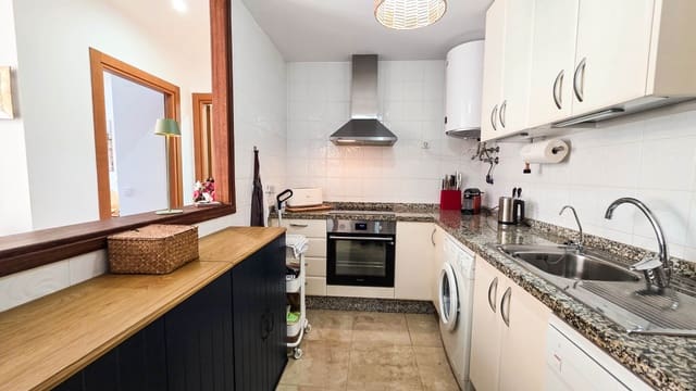 2 soveværelse Lejlighed til salg i La Duquesa / Puerto de la Duquesa, Manilva med swimmingpool garage - € 269.000 (Ref: 9672708)