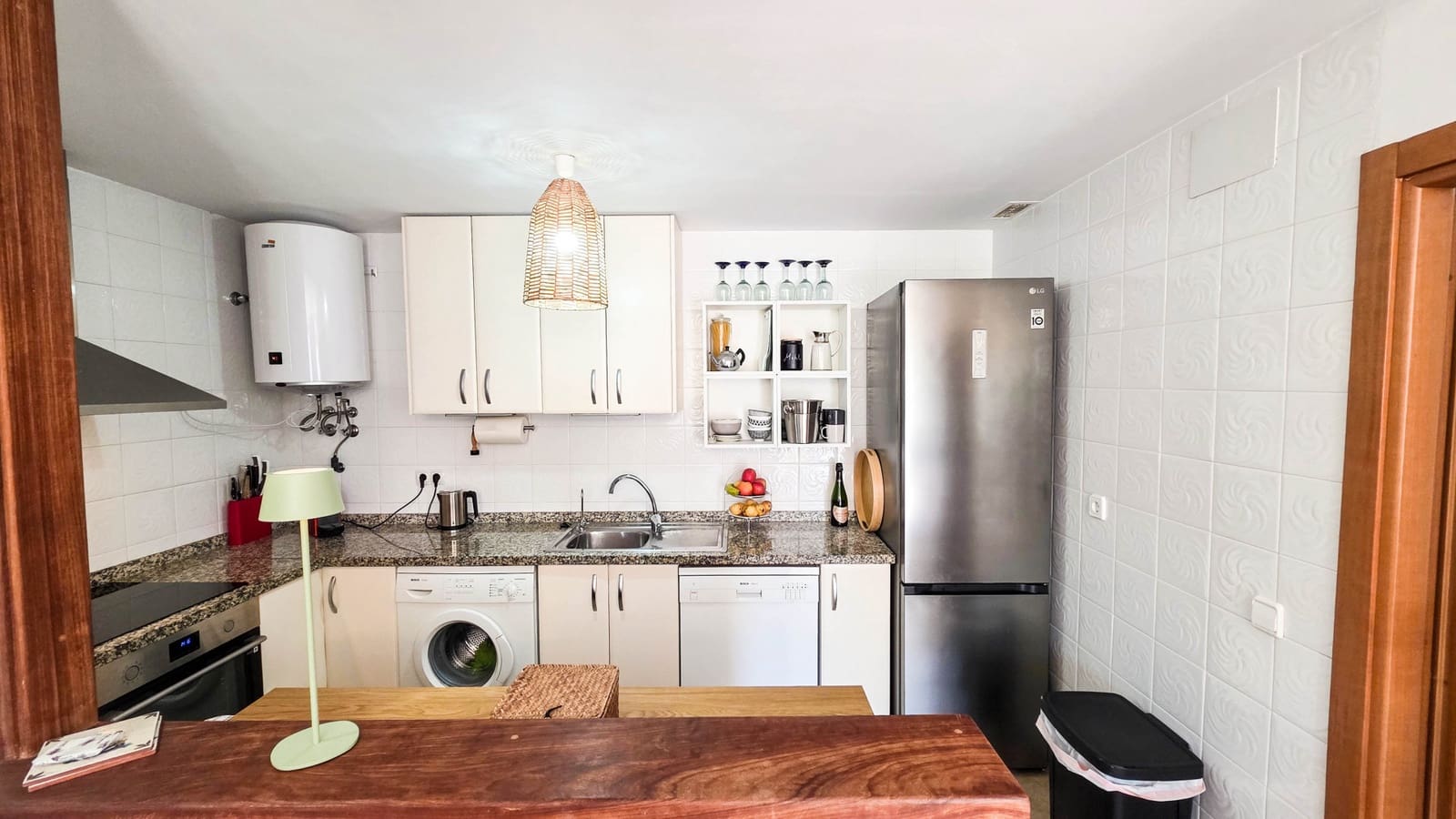 2 bedroom Apartment for sale in La Duquesa / Puerto de la Duquesa with pool garage - € 269,000 (Ref: 9672708)