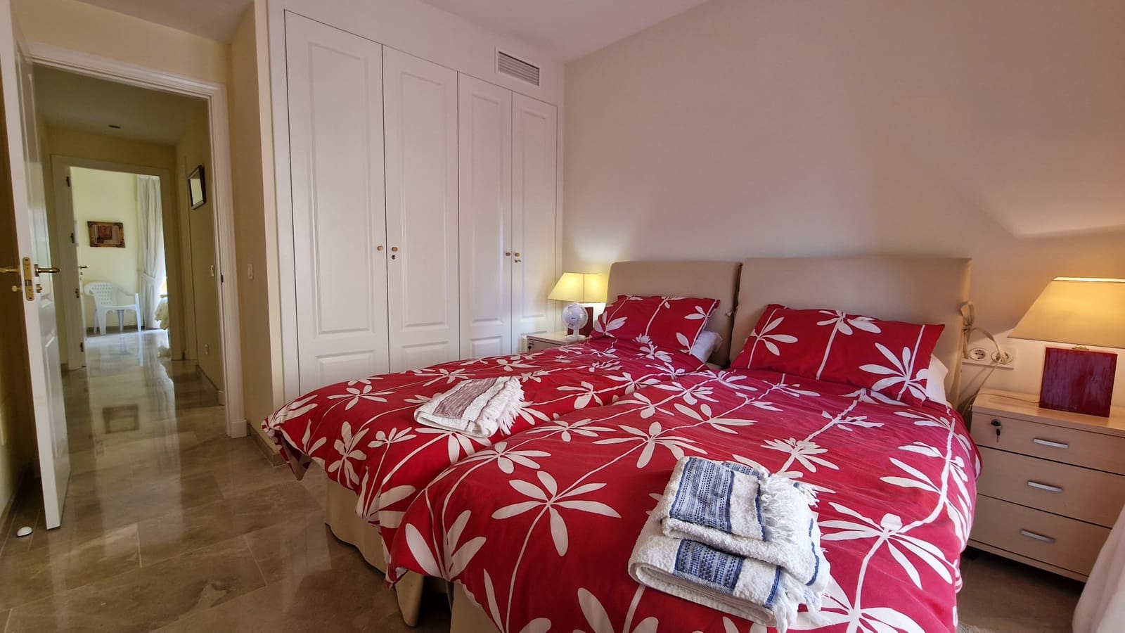 Apartamento de 3 habitaciones en La Duquesa / Puerto de la Duquesa en venta con garaje - 319.000 € (Ref: 9672709)