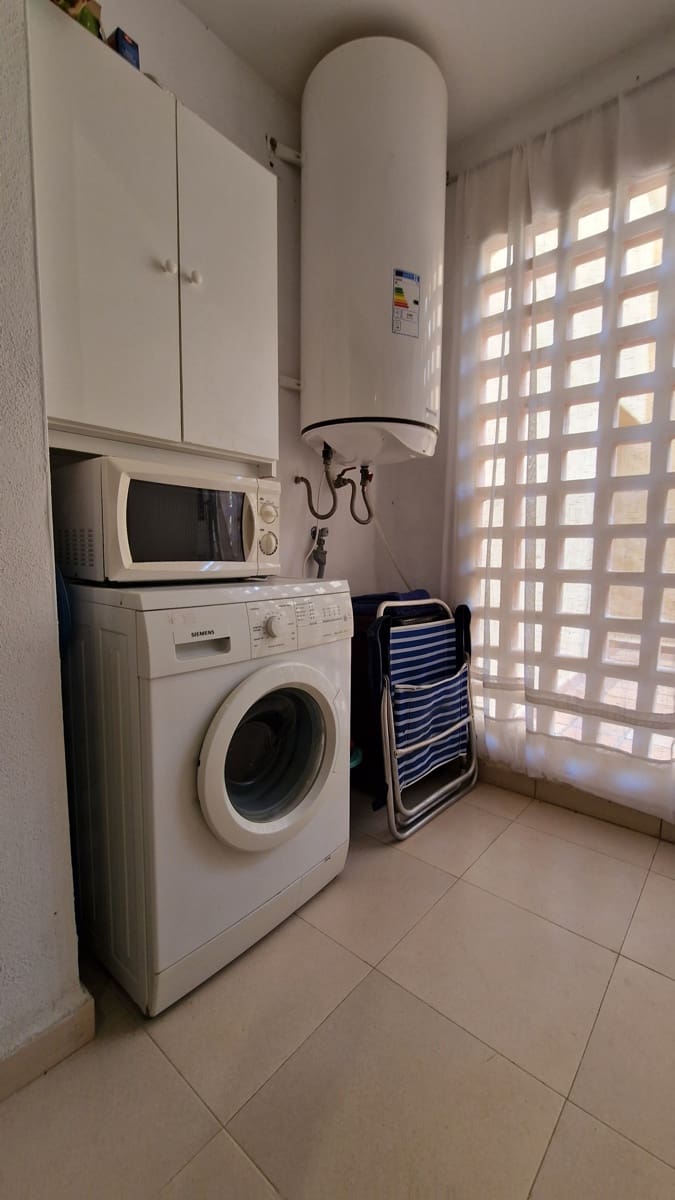 3 bedroom Apartment for sale in La Duquesa / Puerto de la Duquesa with garage - € 319,000 (Ref: 9672709)