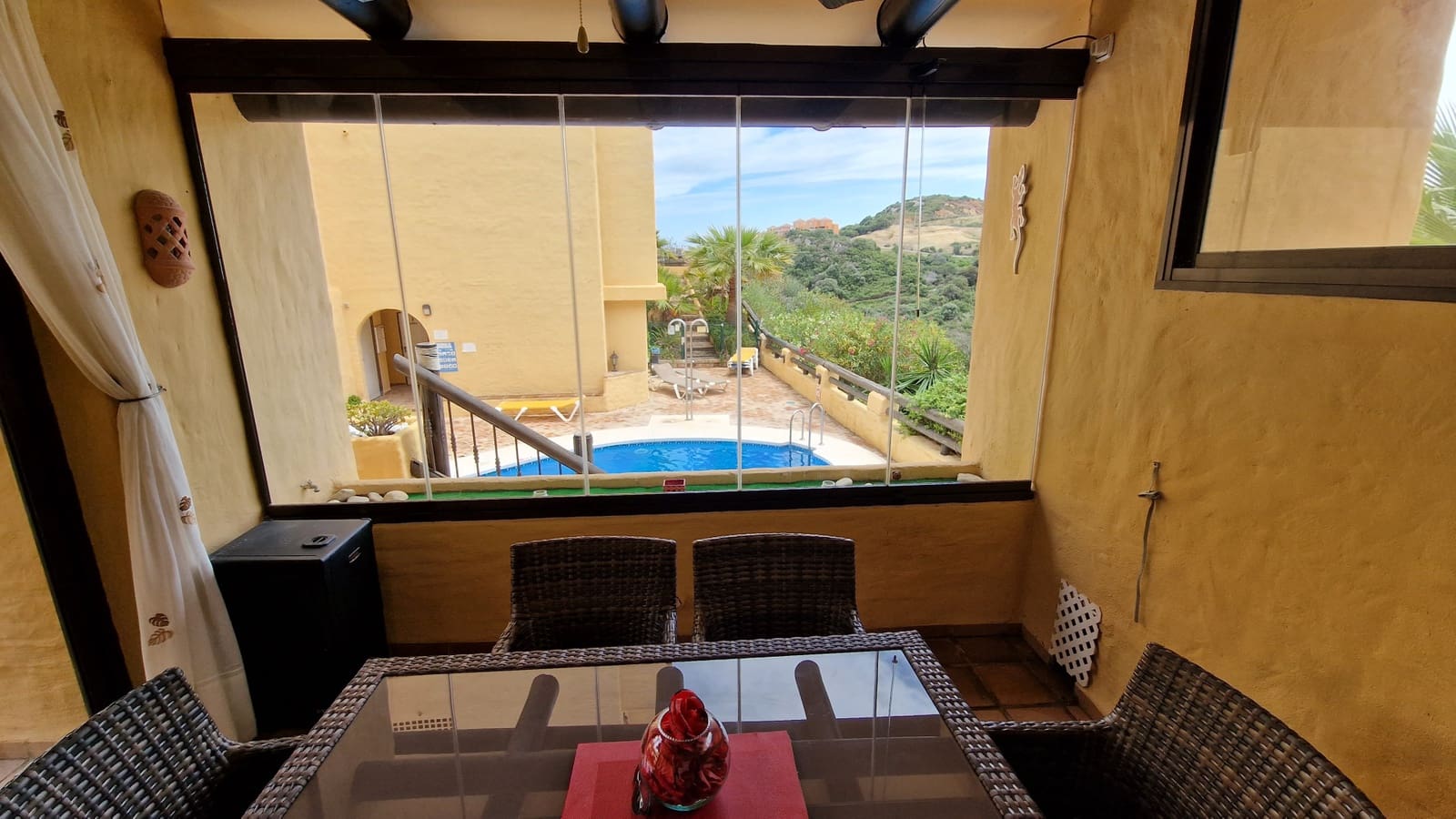 3 bedroom Apartment for sale in La Duquesa / Puerto de la Duquesa with garage - € 319,000 (Ref: 9672709)