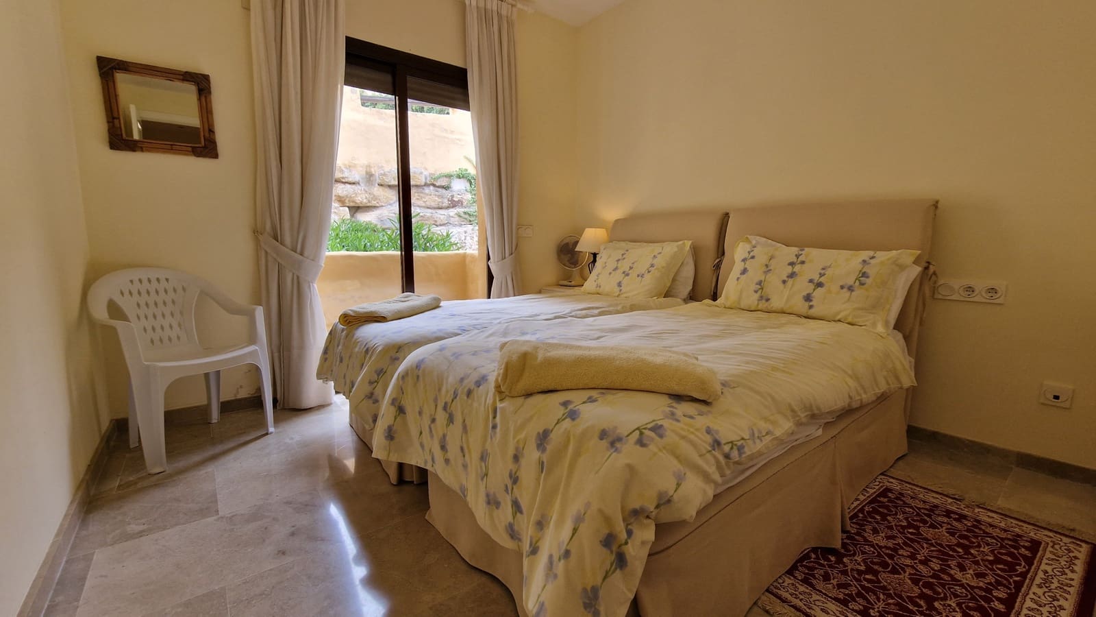 3 bedroom Apartment for sale in La Duquesa / Puerto de la Duquesa with garage - € 319,000 (Ref: 9672709)