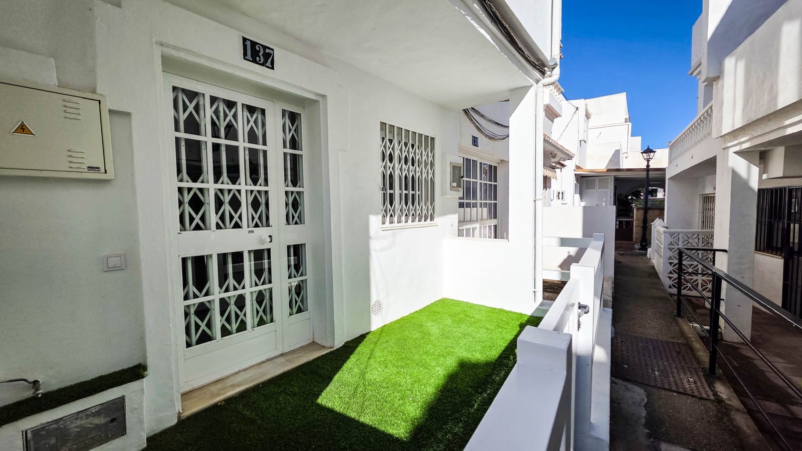 2 bedroom Townhouse for sale in Manilva with pool - € 249,000 (Ref: 9674181)