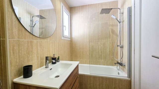2 slaapkamer Appartement te koop in La Duquesa / Puerto de la Duquesa, Manilva met zwembad garage - € 289.500 (Ref: 9676734)