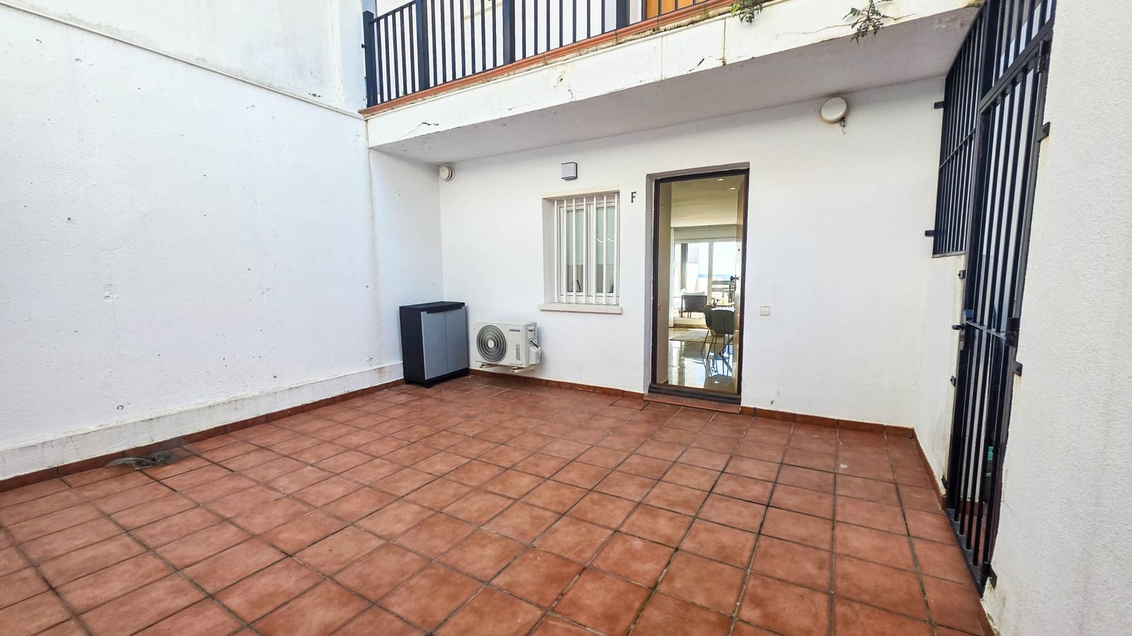 2 soveværelse Lejlighed til salg i La Duquesa / Puerto de la Duquesa med swimmingpool garage - € 289.500 (Ref: 9676734)
