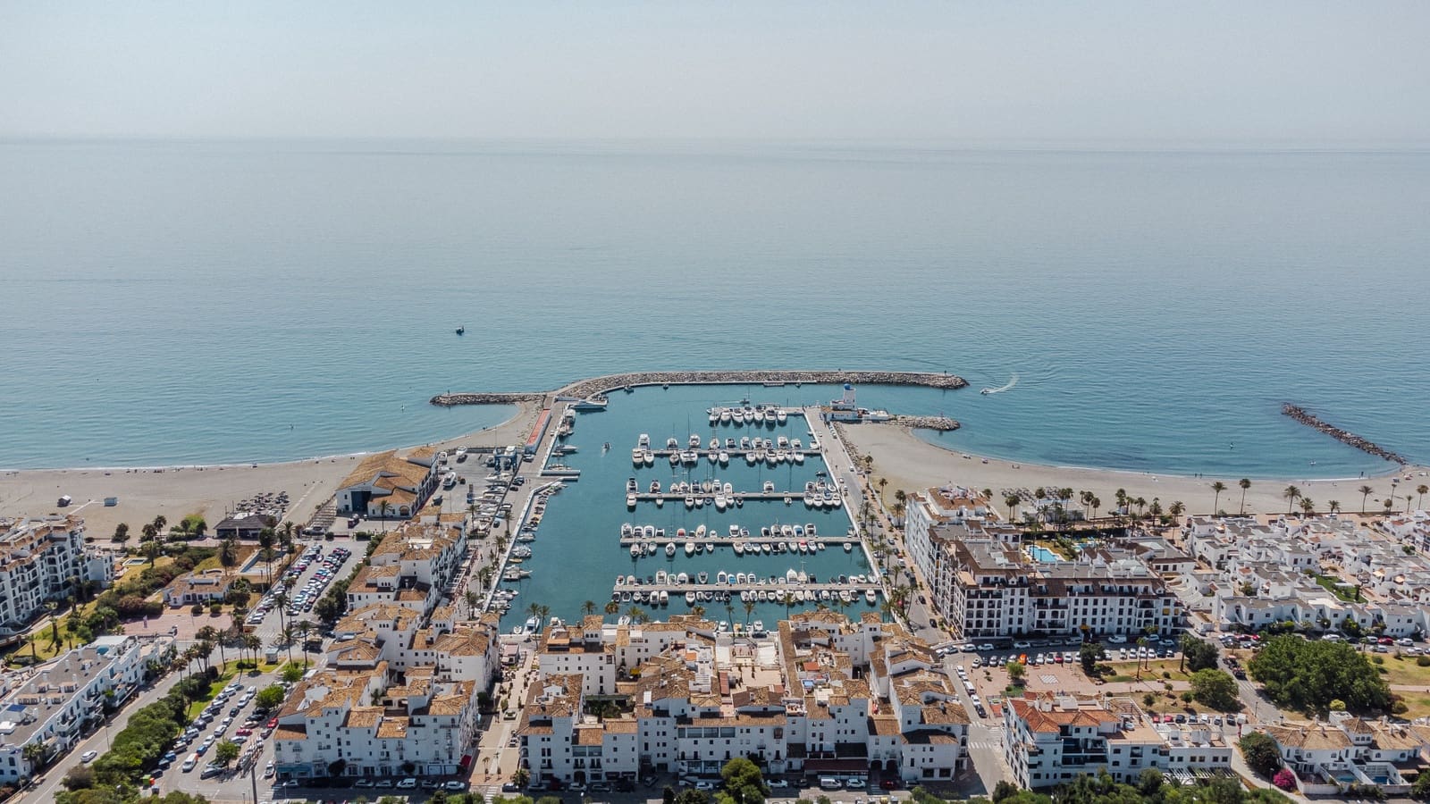 1 bedroom Apartment for sale in La Duquesa / Puerto de la Duquesa - € 235,000 (Ref: 9685689)