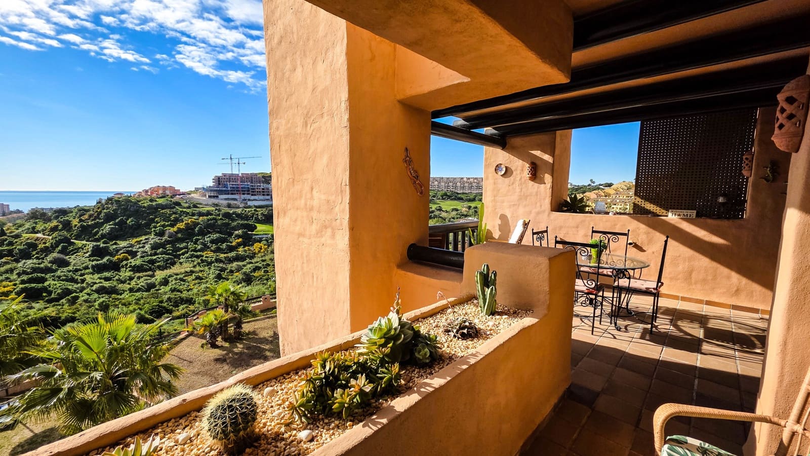 2 sovrum Lägenhet till salu i La Duquesa / Puerto de la Duquesa med pool garage - 310 000 € (Ref: 9740462)