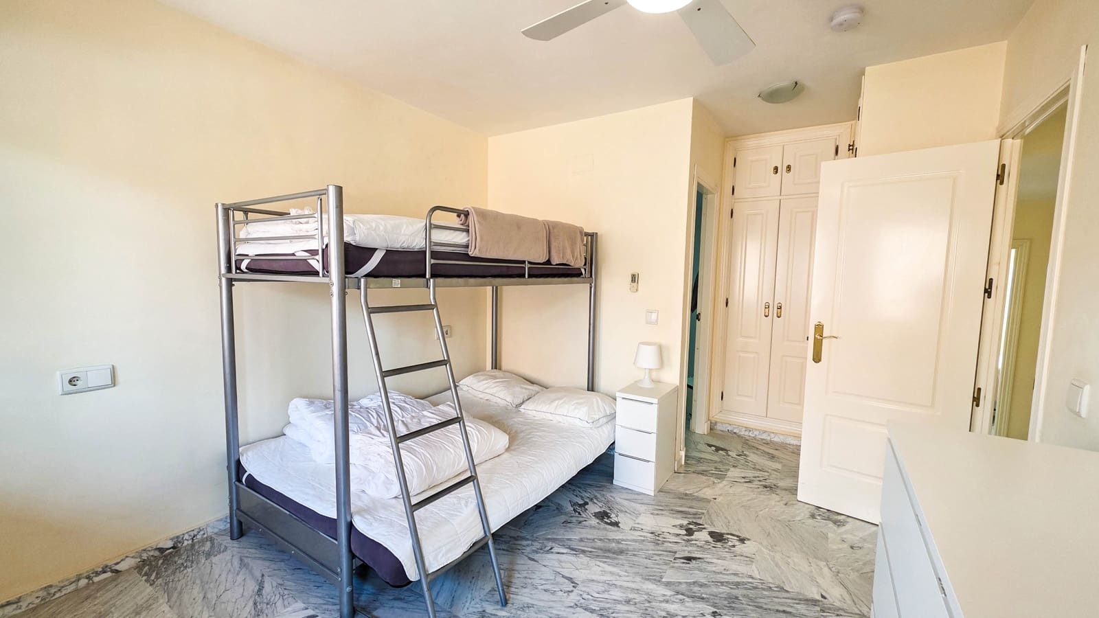 3 sovrum Hus till salu i Manilva med pool - 549 000 € (Ref: 9758519)