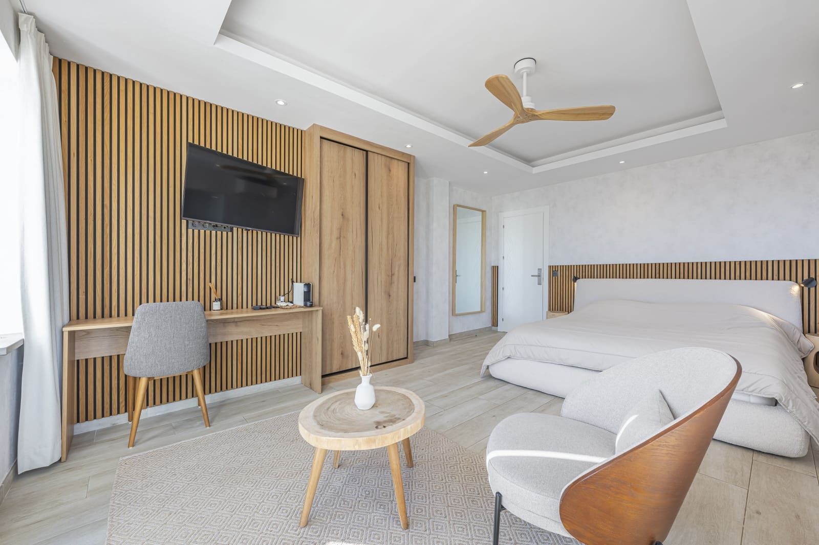 Chalet de 6 habitaciones en La Duquesa / Puerto de la Duquesa en venta con piscina garaje - 2.800.000 € (Ref: 9777245)