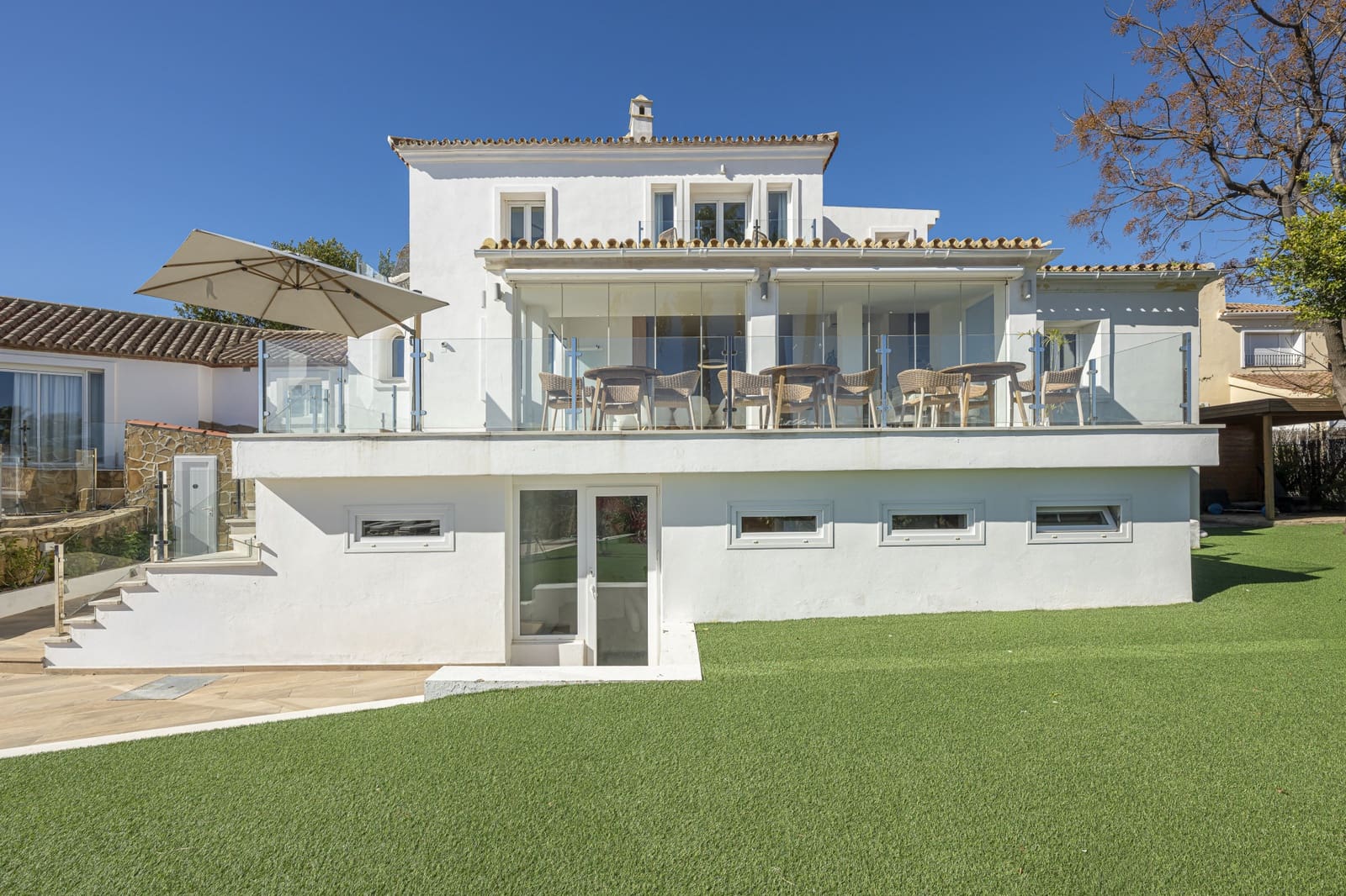 Chalet de 6 habitaciones en La Duquesa / Puerto de la Duquesa en venta con piscina garaje - 2.800.000 € (Ref: 9777245)