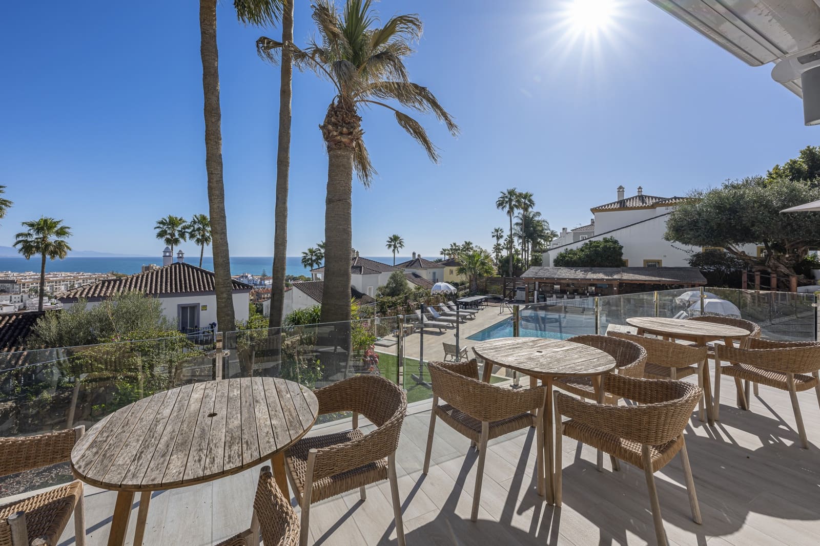 Chalet de 6 habitaciones en La Duquesa / Puerto de la Duquesa en venta con piscina garaje - 2.800.000 € (Ref: 9777245)