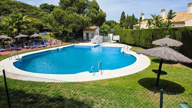 3 slaapkamer Penthouse te koop in La Duquesa / Puerto de la Duquesa, Manilva met zwembad garage - € 389.000 (Ref: 9783392)