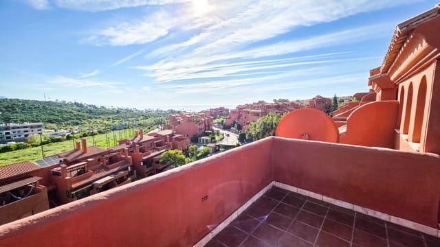 3 sypialnia Penthouse na sprzedaż w Buenas Noches, Estepona z basenem garażem - 465 000 € (Ref: 9783393)