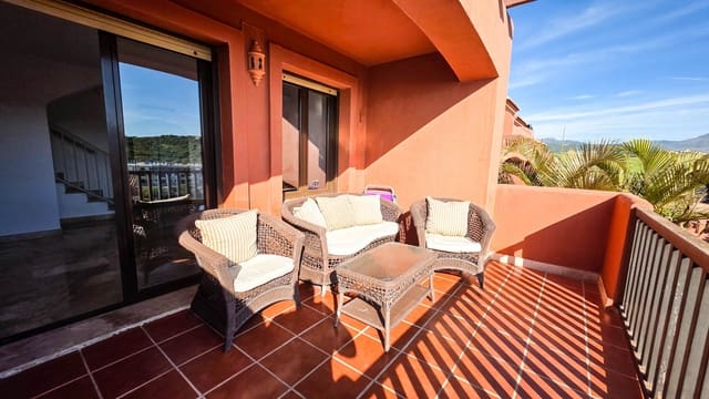 3 sypialnia Penthouse na sprzedaż w Buenas Noches, Estepona z basenem garażem - 465 000 € (Ref: 9783393)