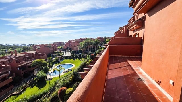 3 sypialnia Penthouse na sprzedaż w Buenas Noches, Estepona z basenem garażem - 465 000 € (Ref: 9783393)