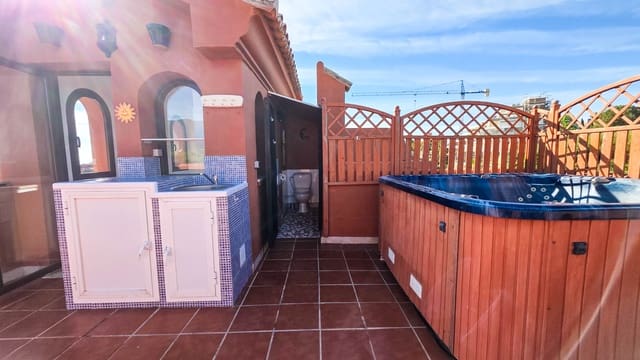 3 sypialnia Penthouse na sprzedaż w Buenas Noches, Estepona z basenem garażem - 465 000 € (Ref: 9783393)