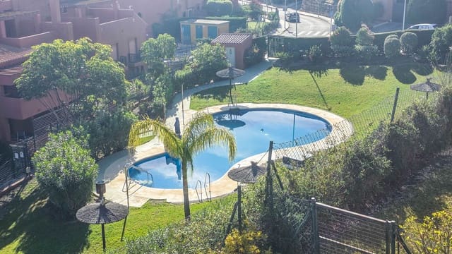 3 sypialnia Penthouse na sprzedaż w Buenas Noches, Estepona z basenem garażem - 465 000 € (Ref: 9783393)