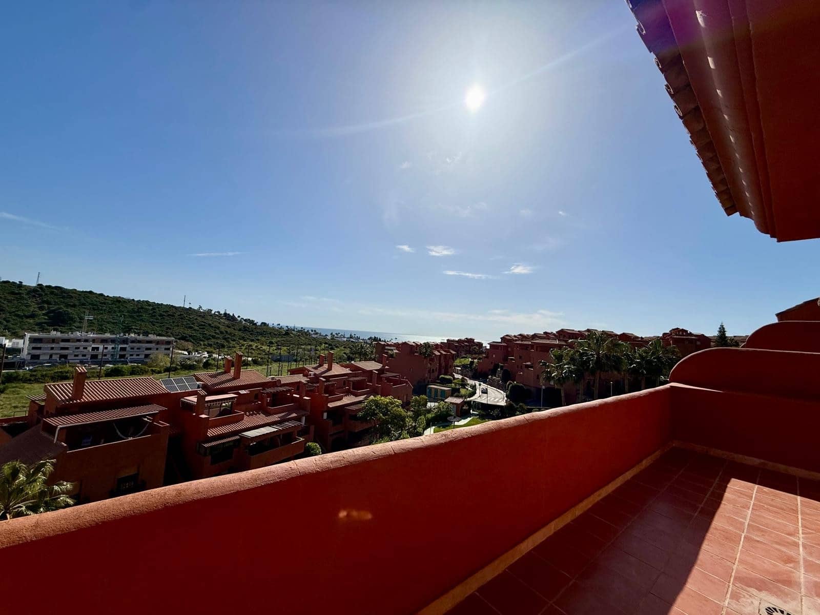 3 bedroom Penthouse for sale in Estepona with pool garage - € 465,000 (Ref: 9783393)