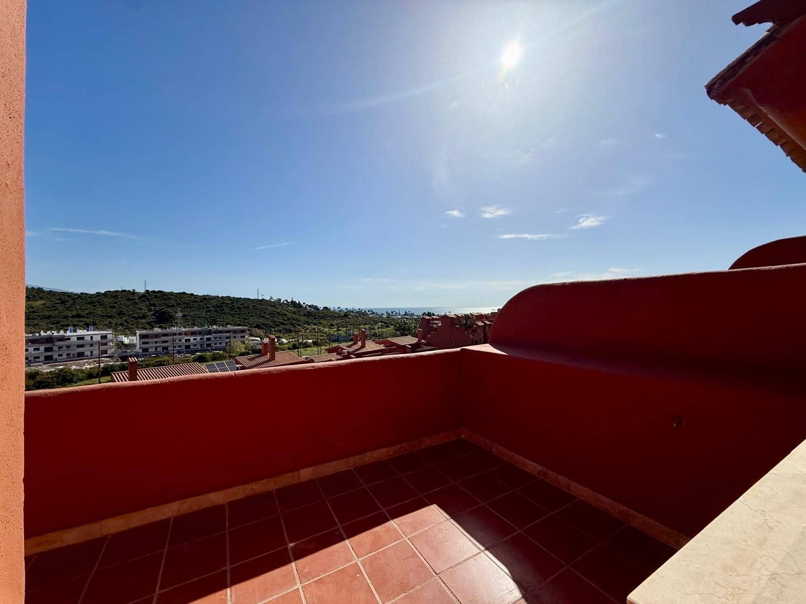 3 bedroom Penthouse for sale in Estepona with pool garage - € 465,000 (Ref: 9783393)