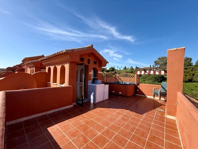 3 chambre Penthouse à vendre à Buenas Noches, Estepona avec piscine garage - 465 000 € (Ref: 9783393)