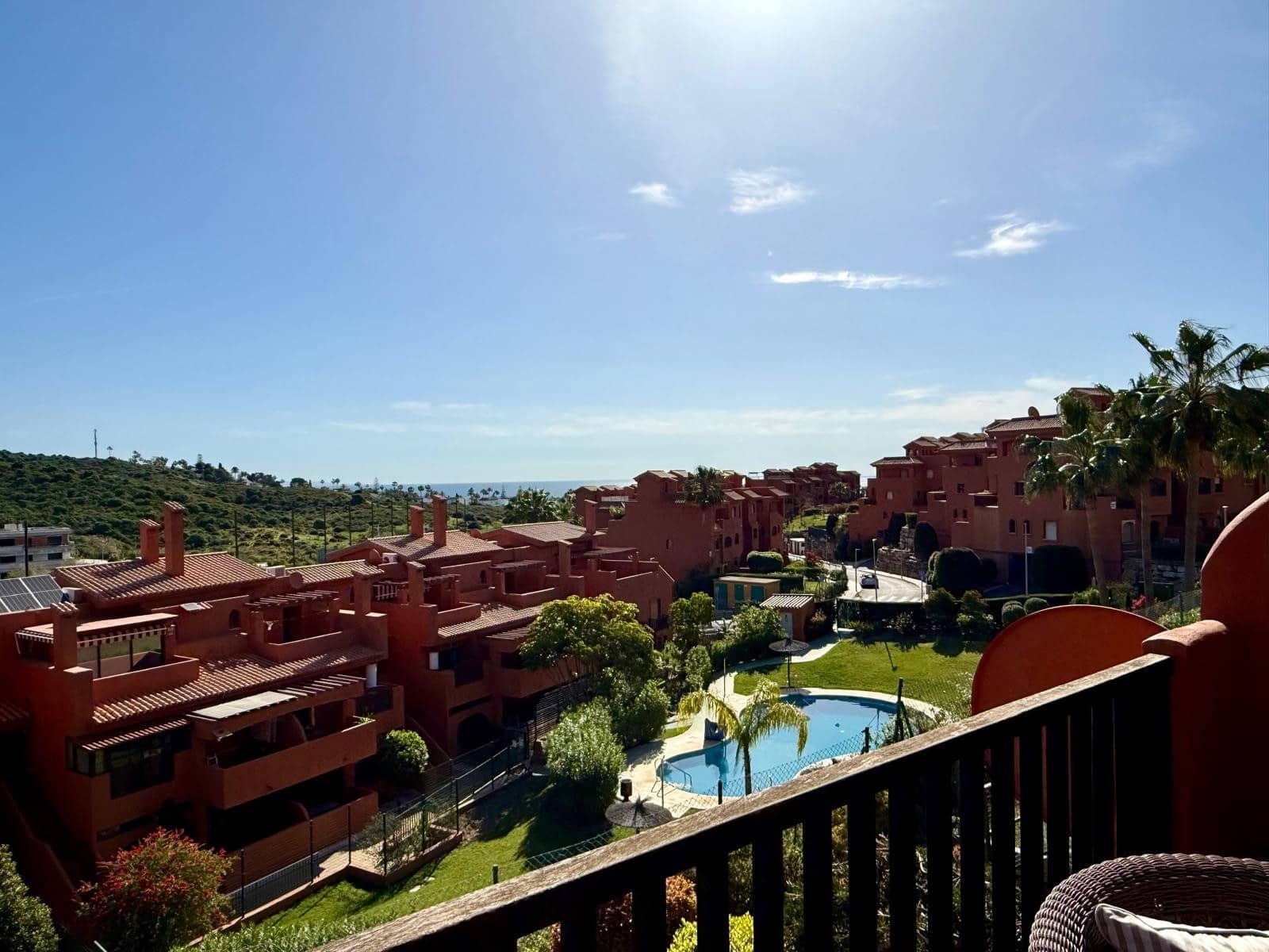 3 bedroom Penthouse for sale in Estepona with pool garage - € 465,000 (Ref: 9783393)