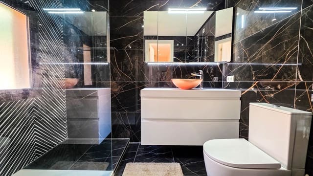 3 camera da letto Appartamento in vendita in La Duquesa / Puerto de la Duquesa, Manilva con piscina garage - 395.000 € (Rif: 9783478)