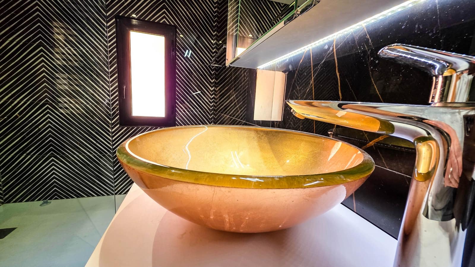 3 Zimmer Apartment zu verkaufen in La Duquesa / Puerto de la Duquesa mit Pool Garage - 395.000 € (Ref: 9783478)