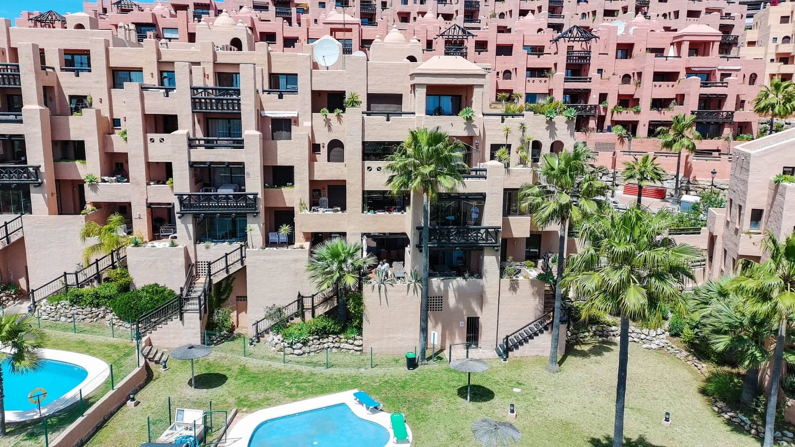 3 Zimmer Apartment zu verkaufen in La Duquesa / Puerto de la Duquesa mit Pool Garage - 395.000 € (Ref: 9783478)