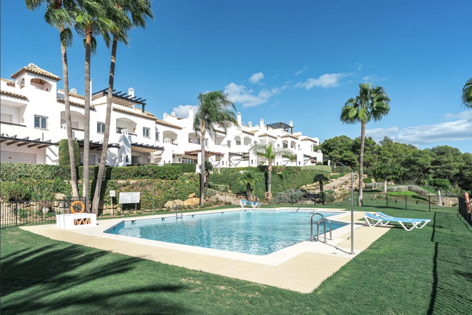 3 quarto Casa em Banda para venda em Nueva Andalucia com piscina garagem - 1 200 000 € (Ref: 9829761)