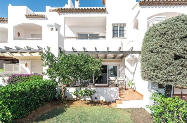3 quarto Casa em Banda para venda em Nueva Andalucia, Marbella com piscina garagem - 1 200 000 € (Ref: 9829761)