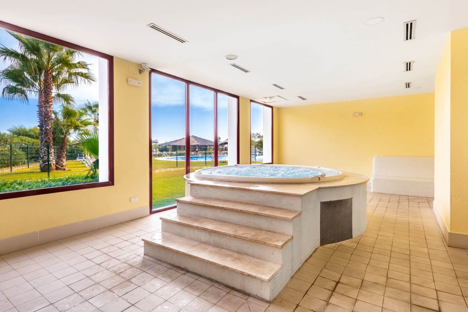 2 soveværelse Lejlighed til salg i Benahavis med swimmingpool garage - € 349.000 (Ref: 9838652)