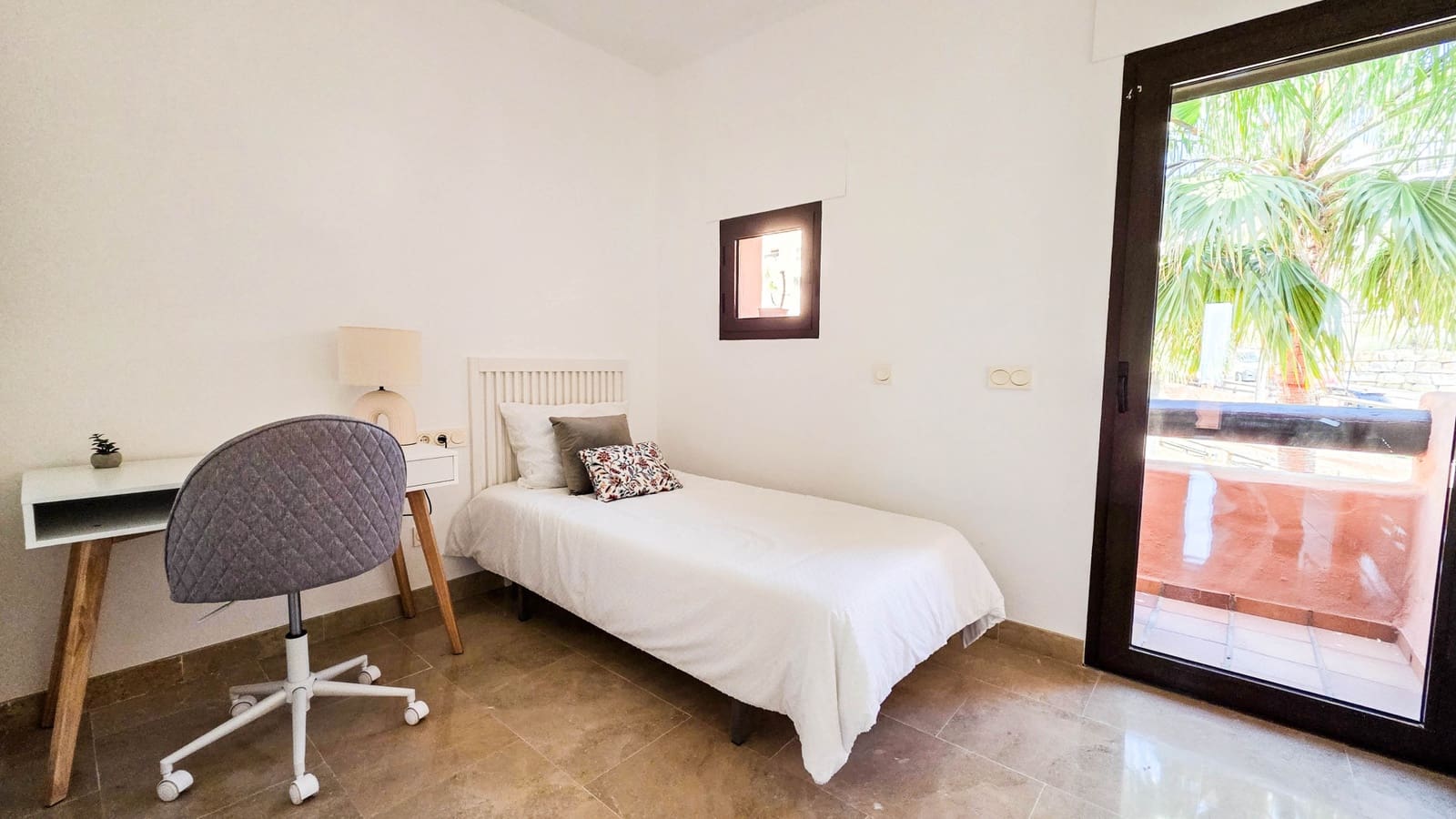 3 bedroom Penthouse for sale in La Duquesa / Puerto de la Duquesa with pool garage - € 420,000 (Ref: 9844561)