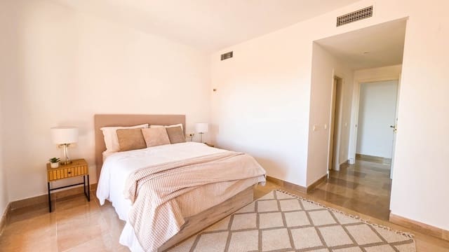 3 sovrum Takvåning till salu i La Duquesa / Puerto de la Duquesa, Manilva med pool garage - 420 000 € (Ref: 9844561)