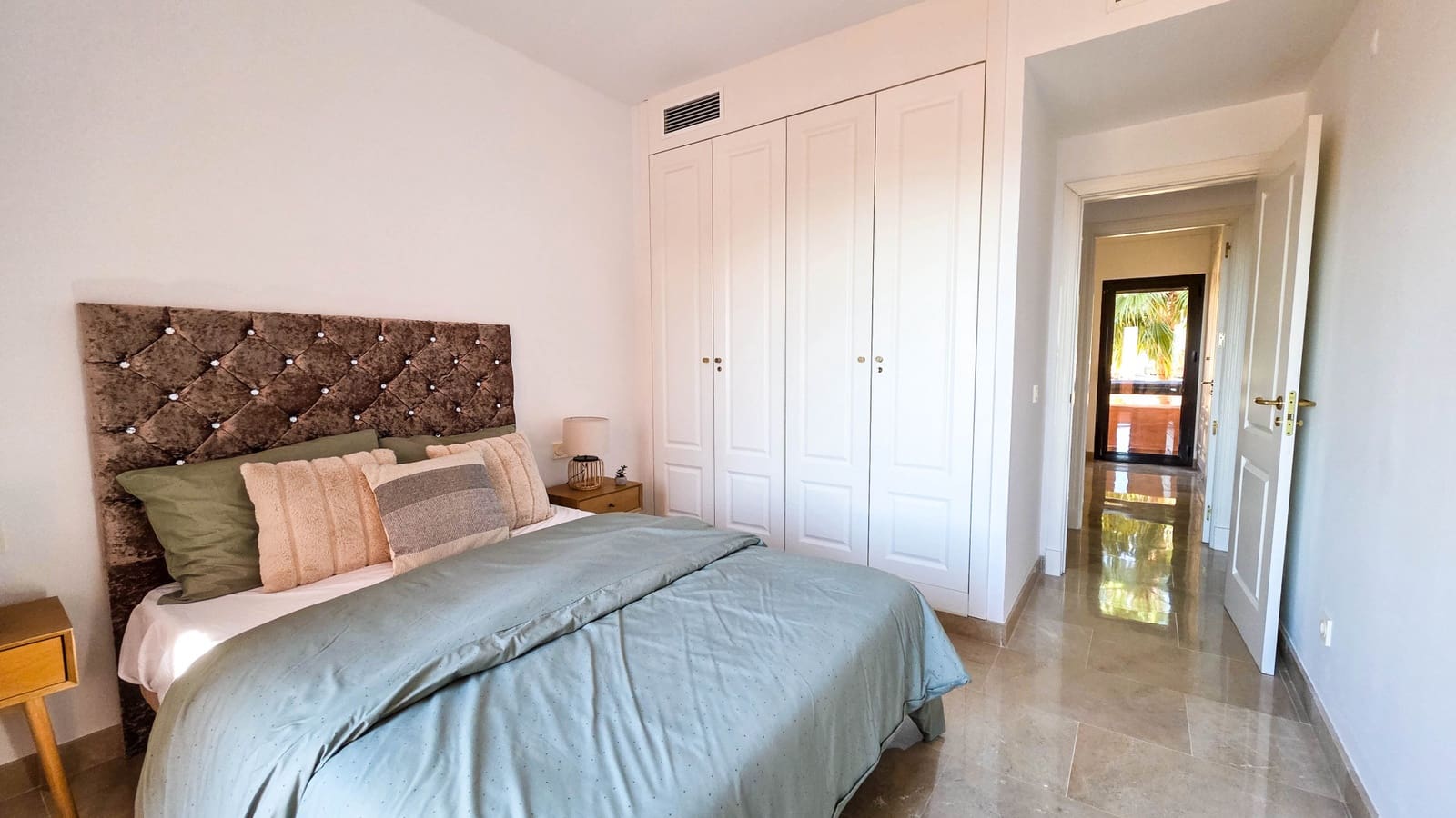 3 bedroom Penthouse for sale in La Duquesa / Puerto de la Duquesa with pool garage - € 420,000 (Ref: 9844561)