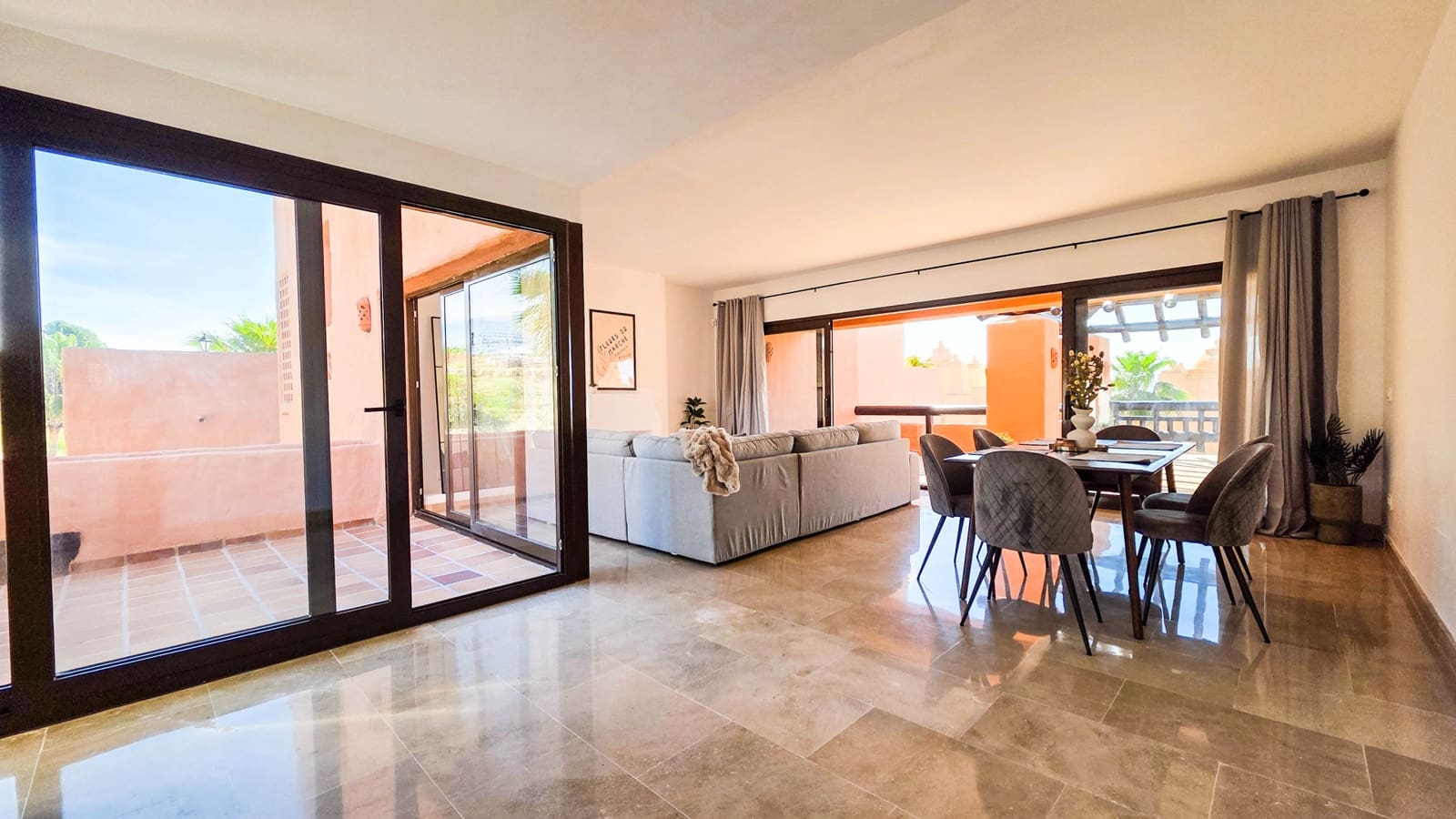 3 bedroom Penthouse for sale in La Duquesa / Puerto de la Duquesa with pool garage - € 420,000 (Ref: 9844561)